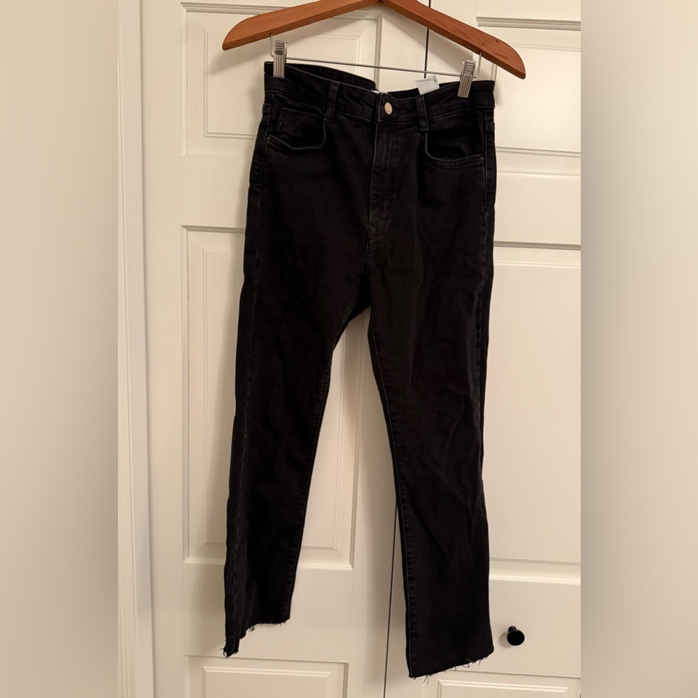 Zara women’s Black flare/skinny Jeans